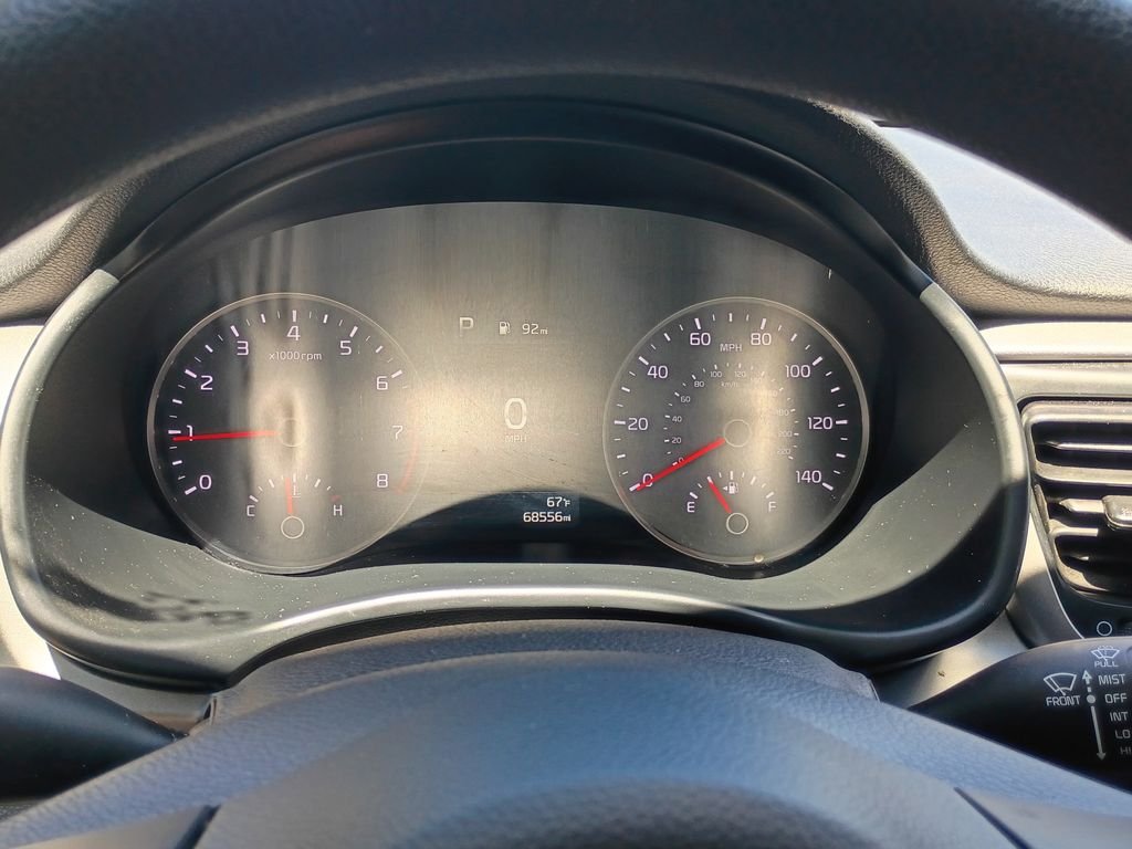 Used 2022 Clear White Kia S image 20