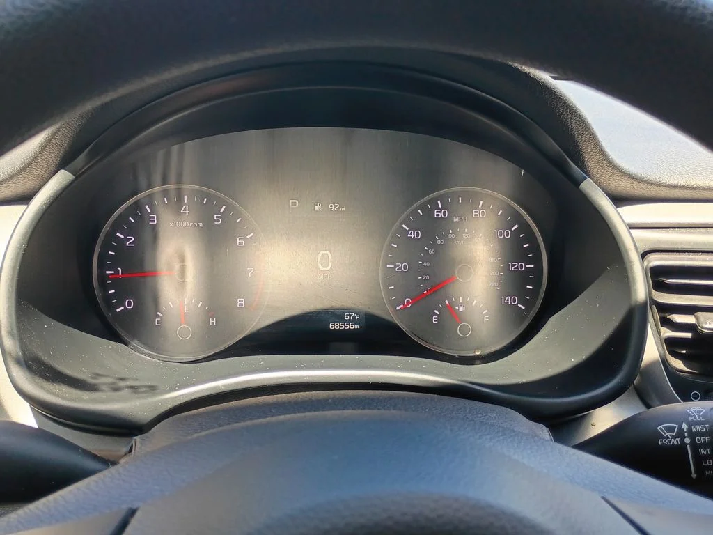 Used 2022 Clear White Kia S image 20