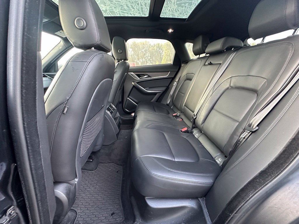 Used 2023  Jaguar P250 S image 9