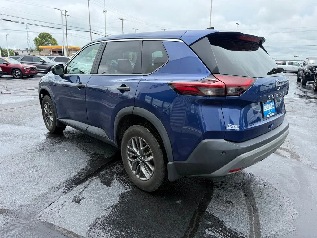 Used 2023 Blue Nissan S image 8