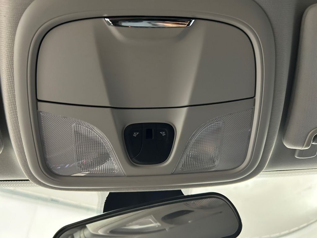 Used 2019 Red Jeep Latitude Plus image 29
