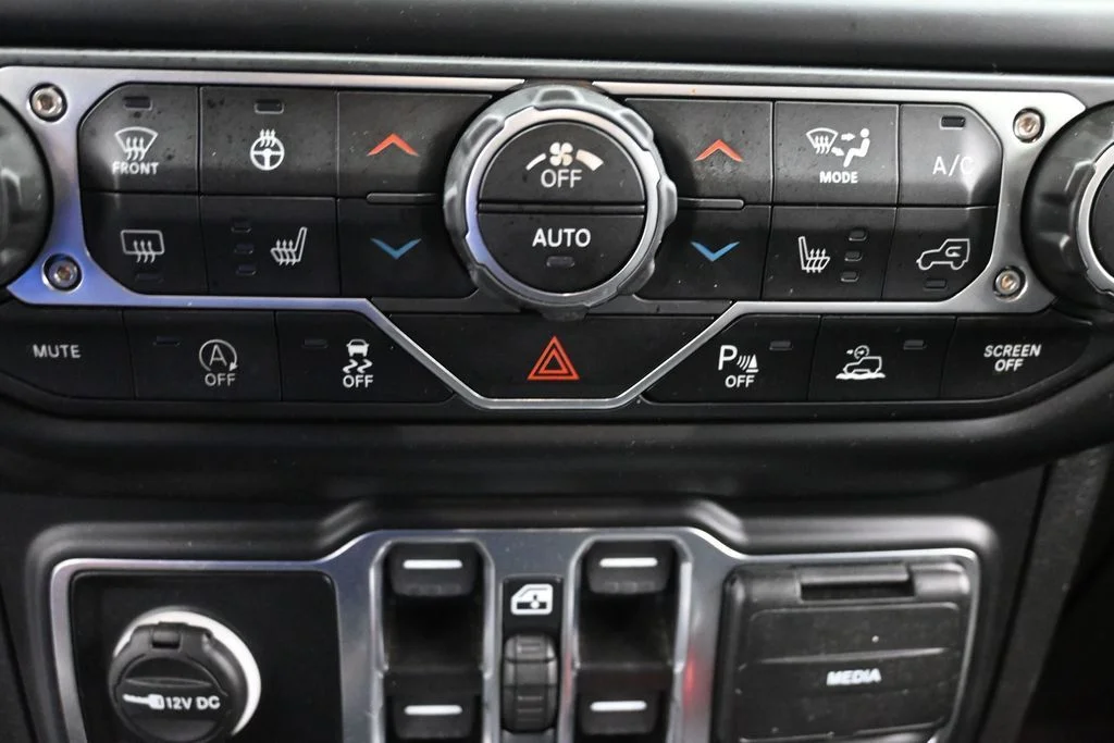Used 2022 Blue Jeep Mojave image 18
