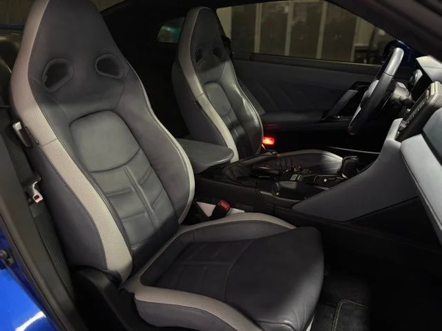 Used 2020 Blue Nissan Premium image 24