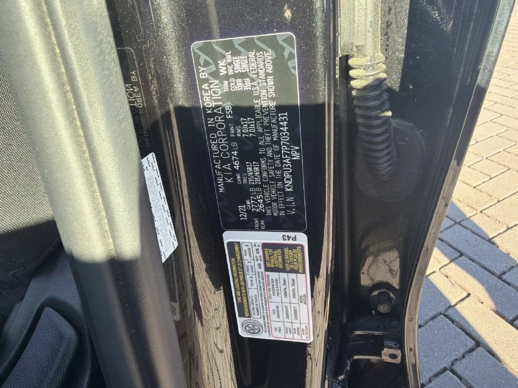 Used 2023 Black Kia LX image 31