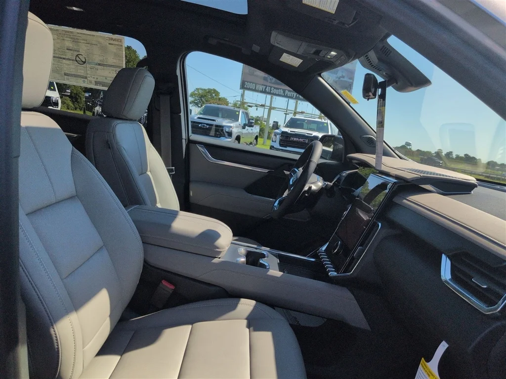 New 2026 Sterling Metallic GMC Elevation image 53