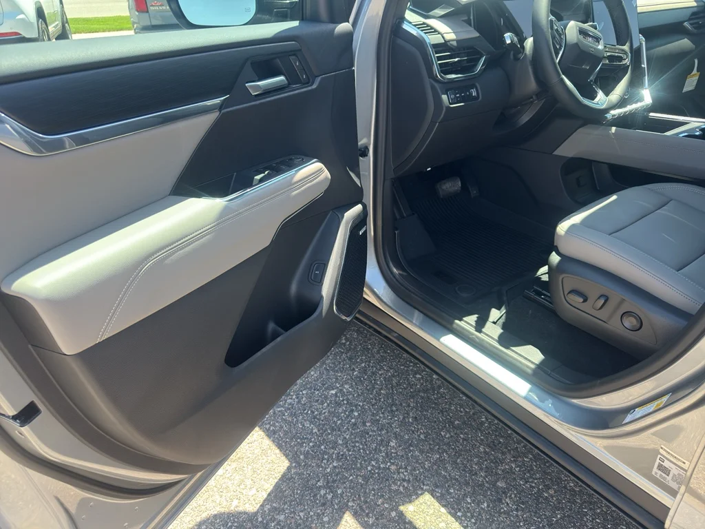 New 2026 Sterling Metallic GMC Elevation image 11