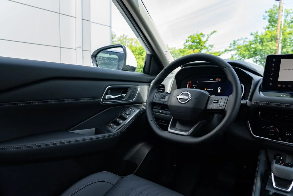 New 2026 Everest White Pearl TriCoat Nissan Platinum image 12