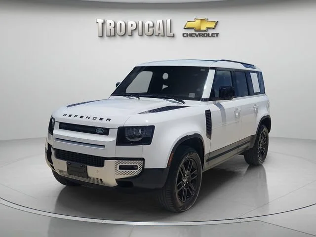 Used 2025 White Land Rover S image 1