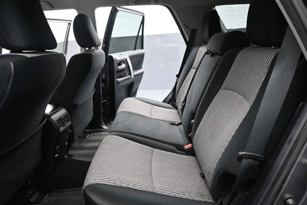 Used 2014 Gray Toyota SR5 image 17