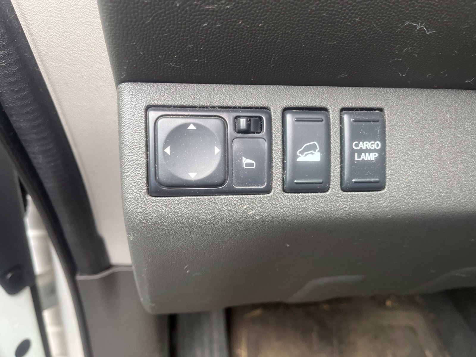 Used 2019 Glacier White Nissan SV image 9