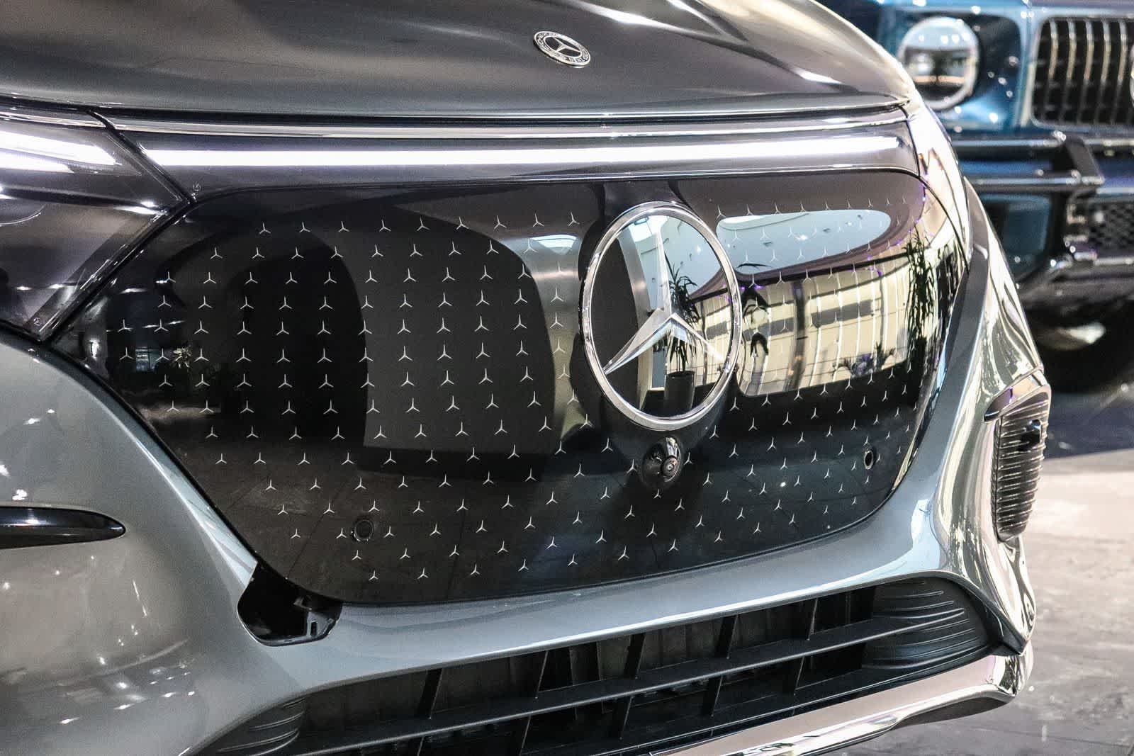New 2026 Selenite Grey Metallic Mercedes-Benz EQS 400 image 8
