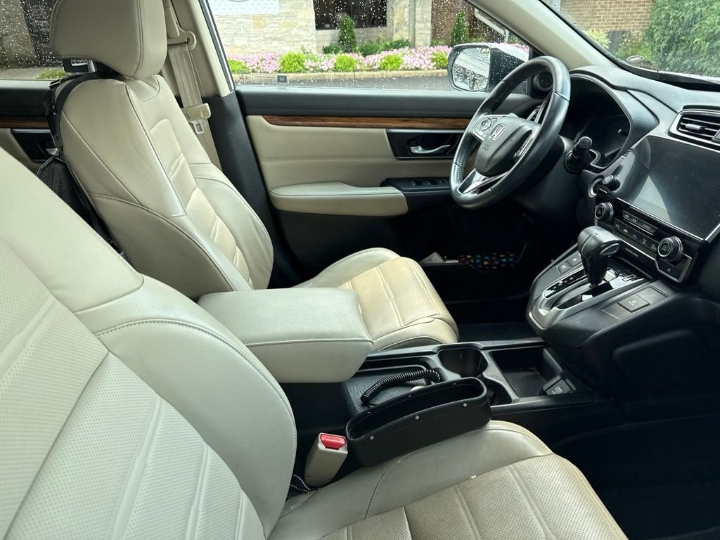 Certified Used 2017 Crystal Black Pearl Honda Touring image 14