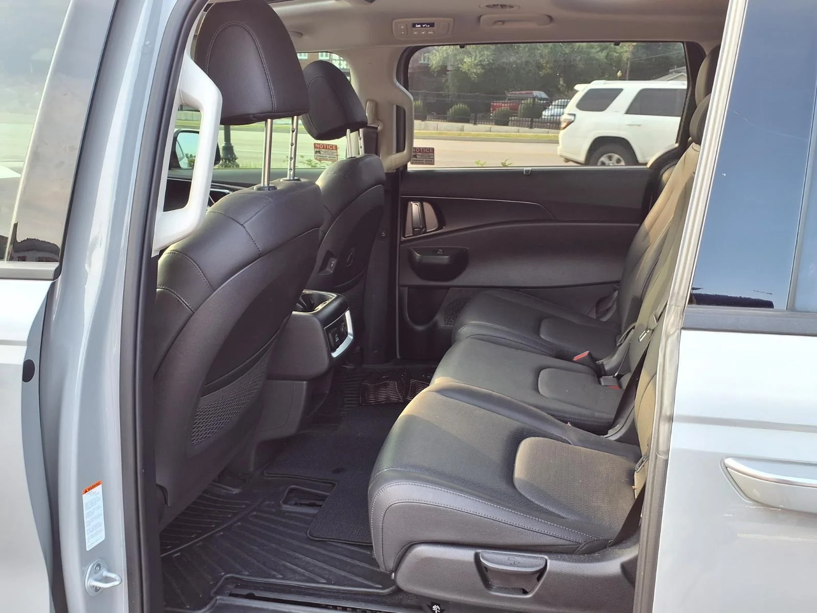 Used 2025 Ceramic Silver Kia SX Prestige image 24