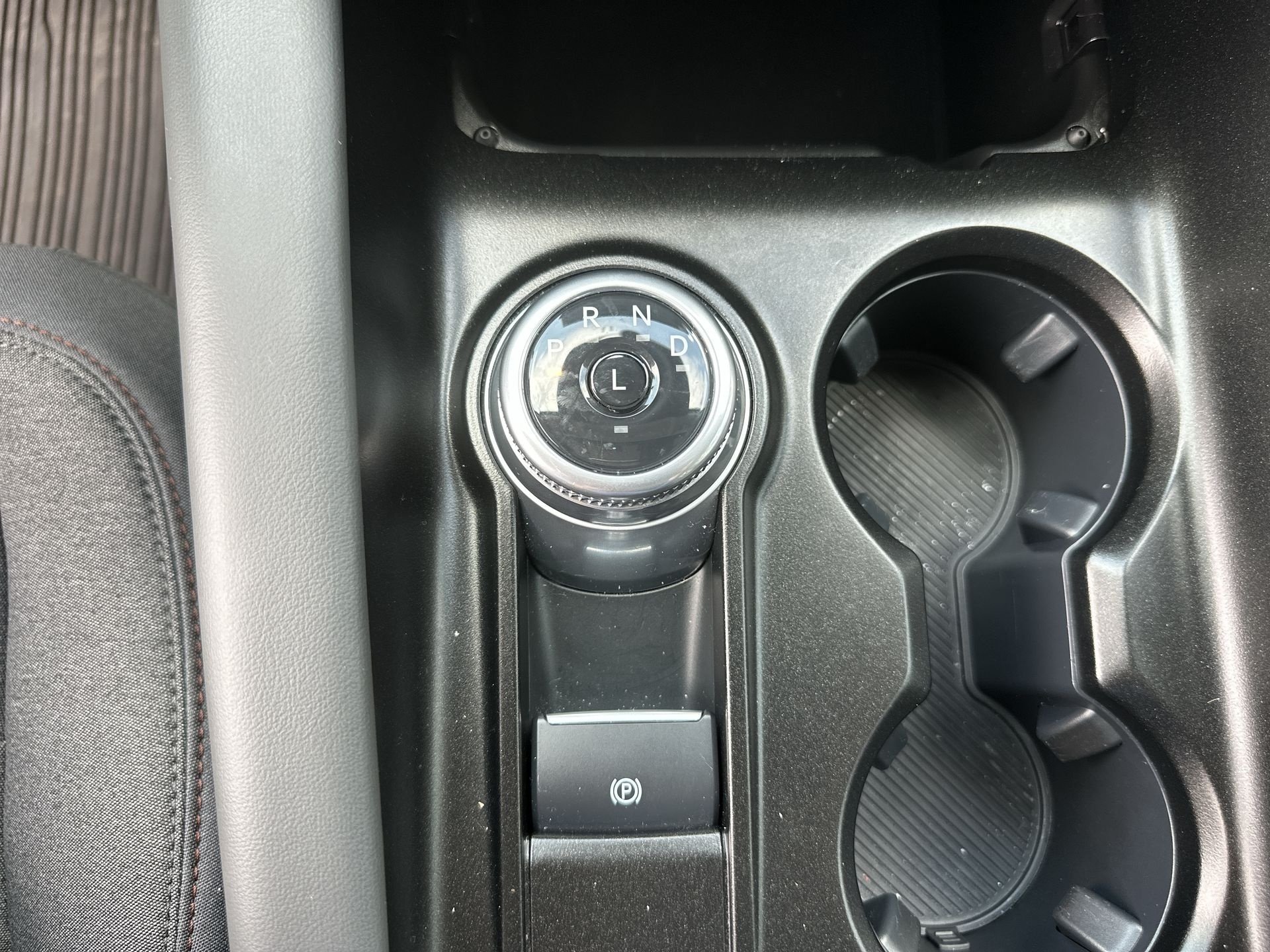2025 Ford Explorer Active - Photo 16