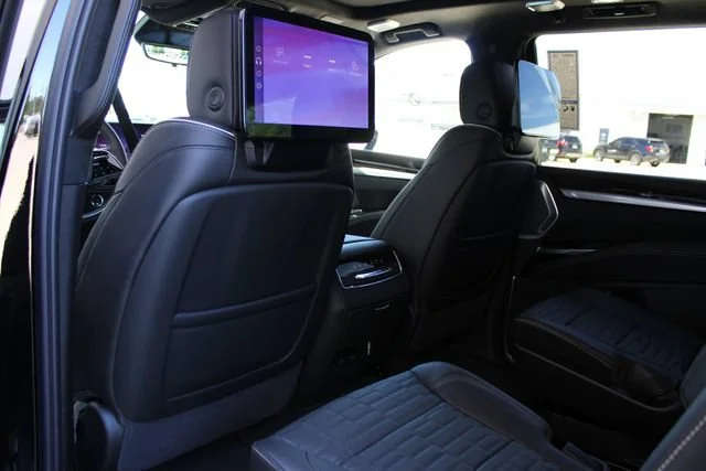 2026 Cadillac Escalade Platinum Sport - Photo 28