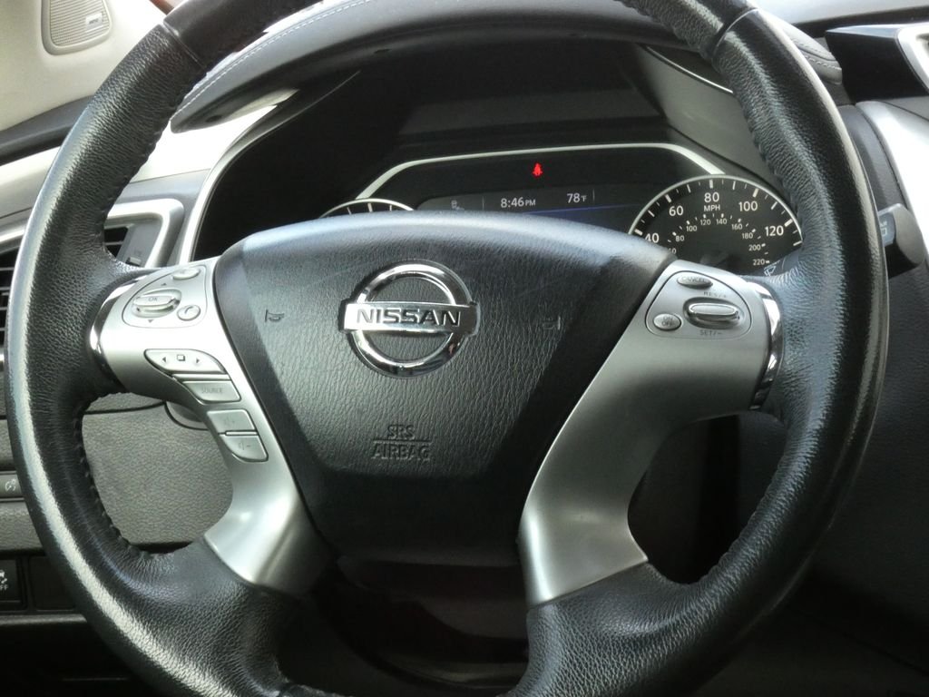 Used 2015 Silver Nissan SL image 10