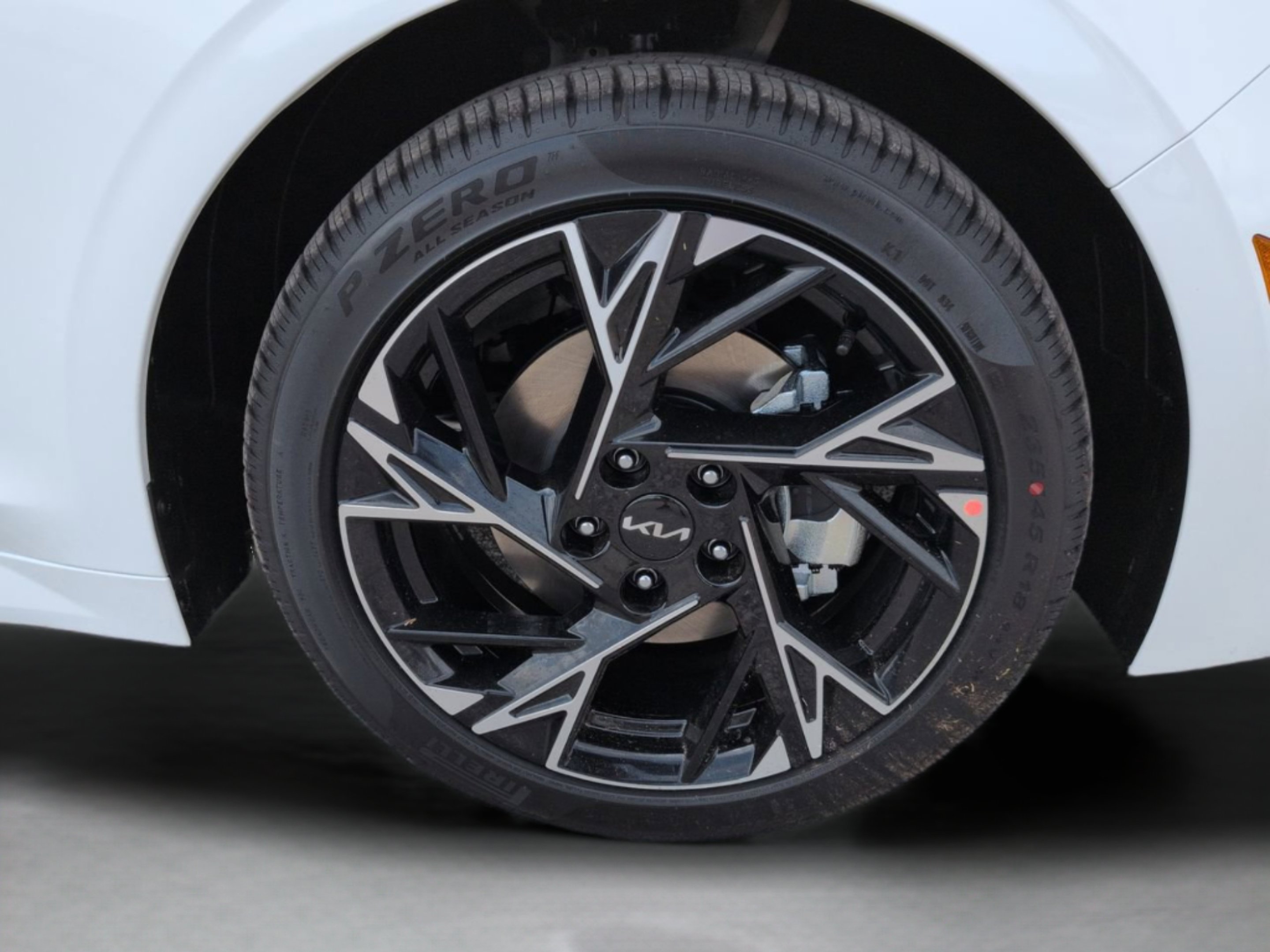 New 2026 Snow White Pearl Kia GT-Line FWD image 31