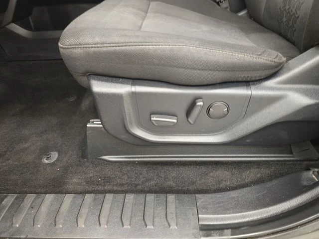 Used 2020 Agate Black Metallic Ford XLT image 34