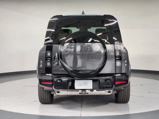 New 2026 Carpathian Grey Premium Metallic Land Rover X-Dynamic SE - 130 P400 image 16