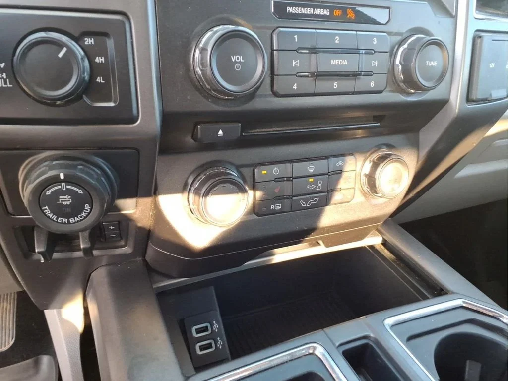 Used 2018 Blue Ford XLT image 24
