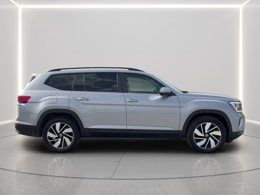 Used 2025 White Volkswagen 2.0T SE w/Technology image 4