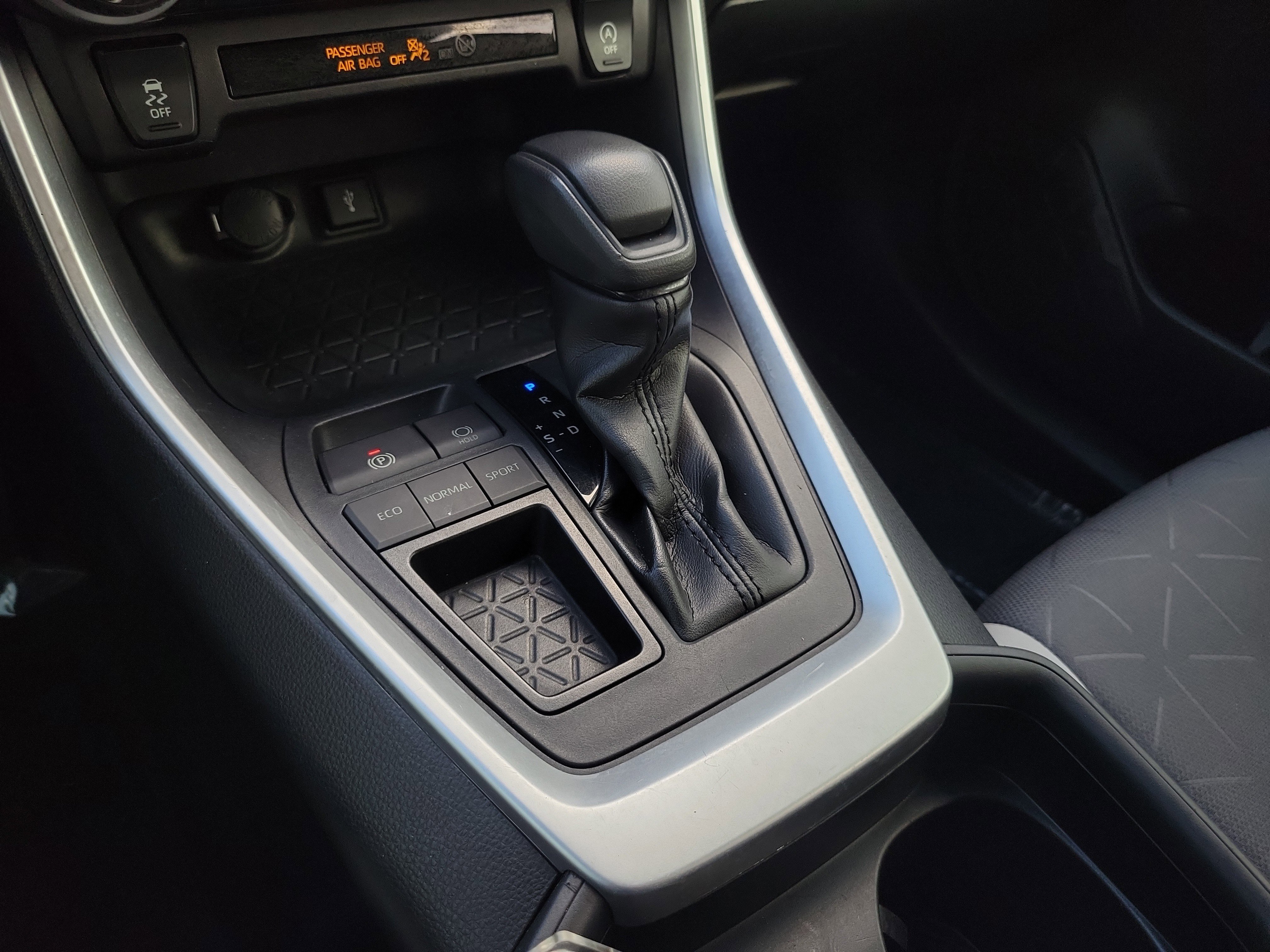 Used 2021 Pearl Toyota XLE image 21