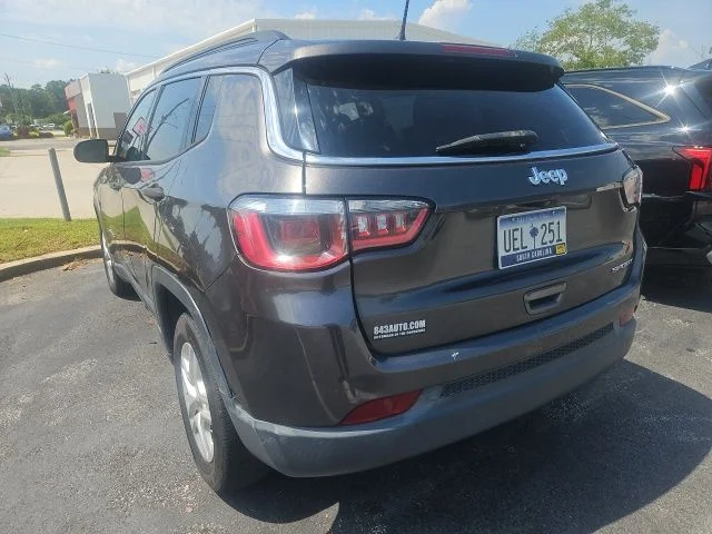 Used 2020 Gray Jeep Sport image 4