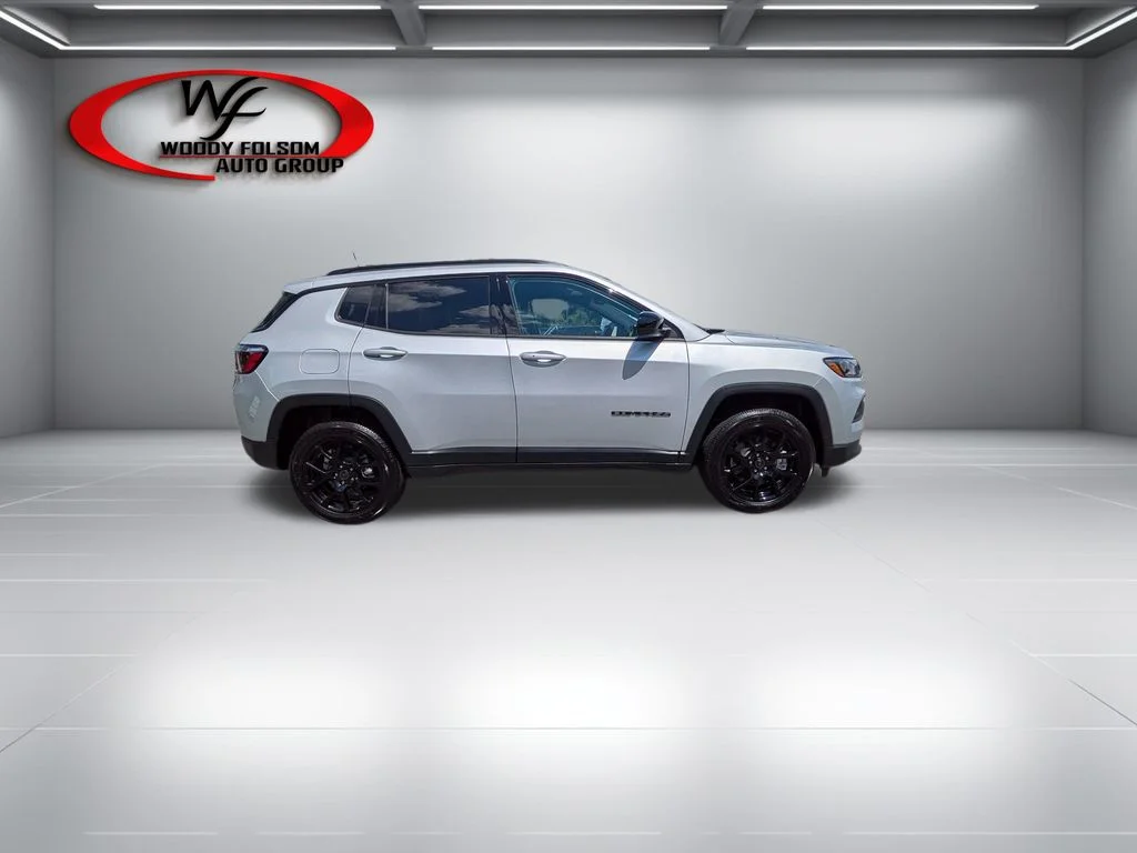 New 2026 Silver Jeep Latitude image 3