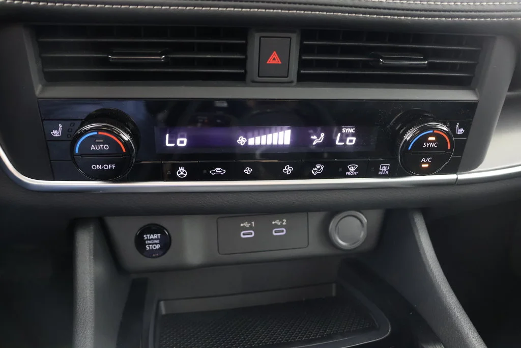 Used 2026 Scarlet Nissan SV image 15