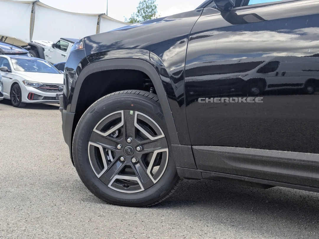 New 2026 Black Jeep Laredo - - 4x4 - 1.6L Turbo Hybrid - Adaptive Cruise - Blind Spot Detection & More! image 9