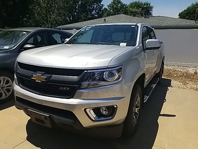 Used 2020 Silver Chevrolet Z71 image 7