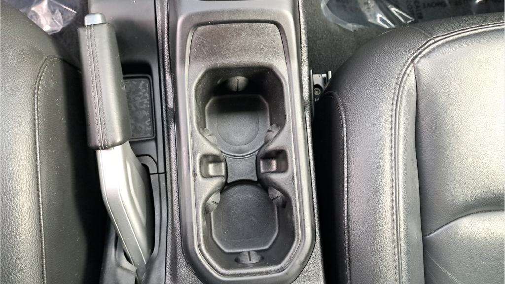 Used 2020 Black Jeep Unlimited Sahara Altitude image 23