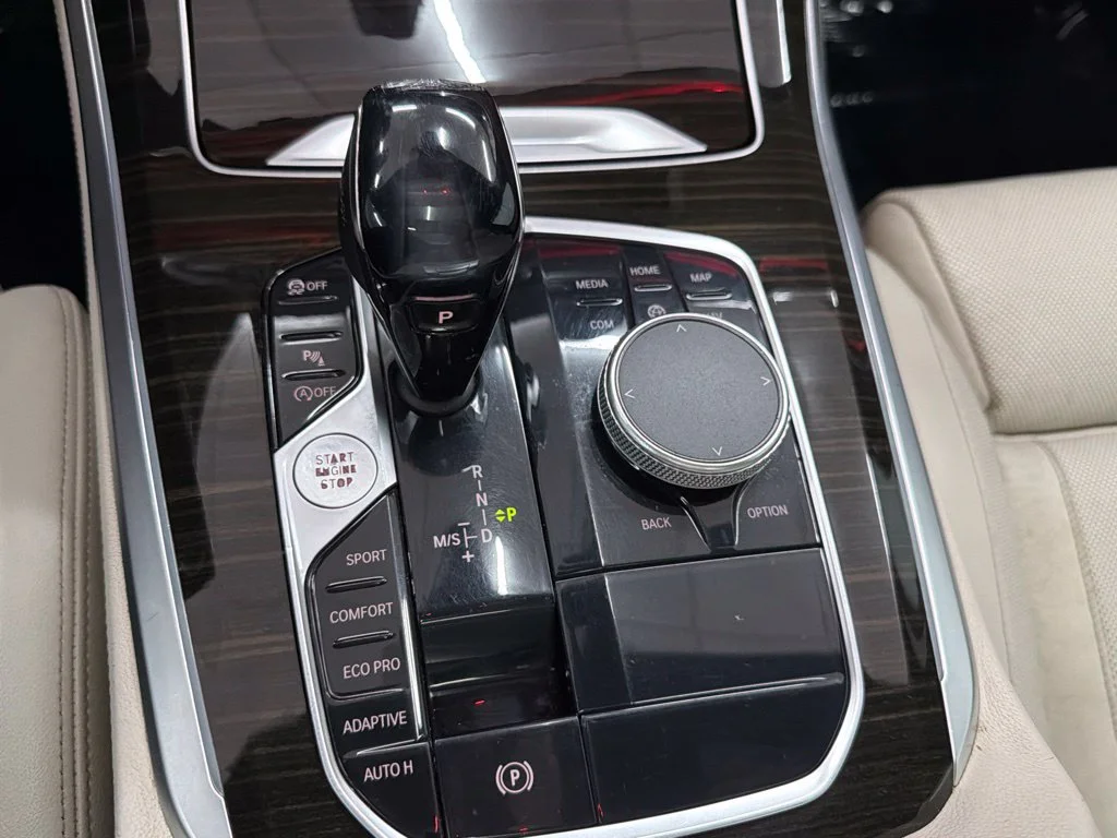 Used 2020 Gray BMW sDrive40i image 18