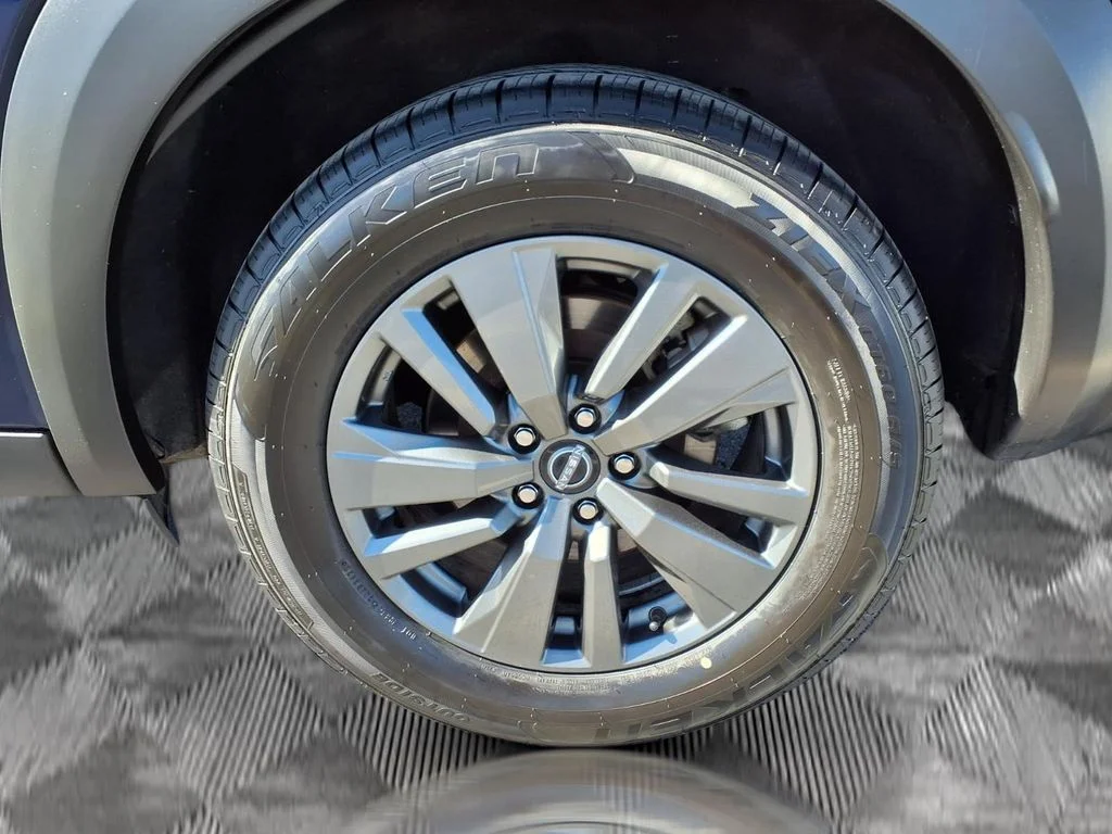 Used 2024 Blue Nissan SV image 21