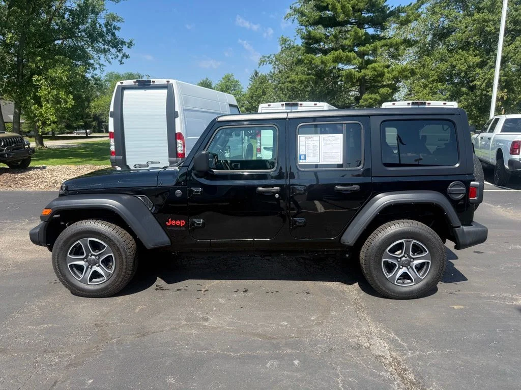 Used 2022 Black Jeep Unlimited Sport S image 8