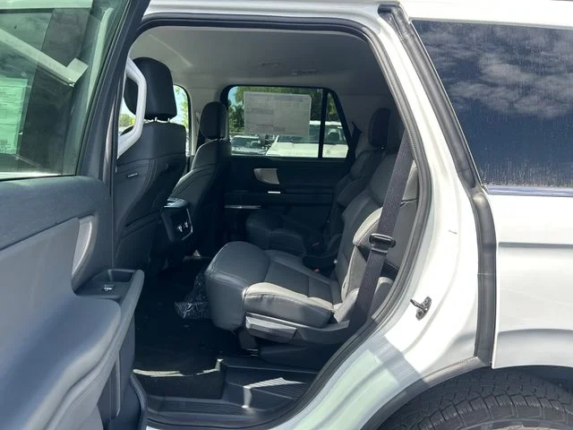 New 2026 Oxford White Ford Active image 25