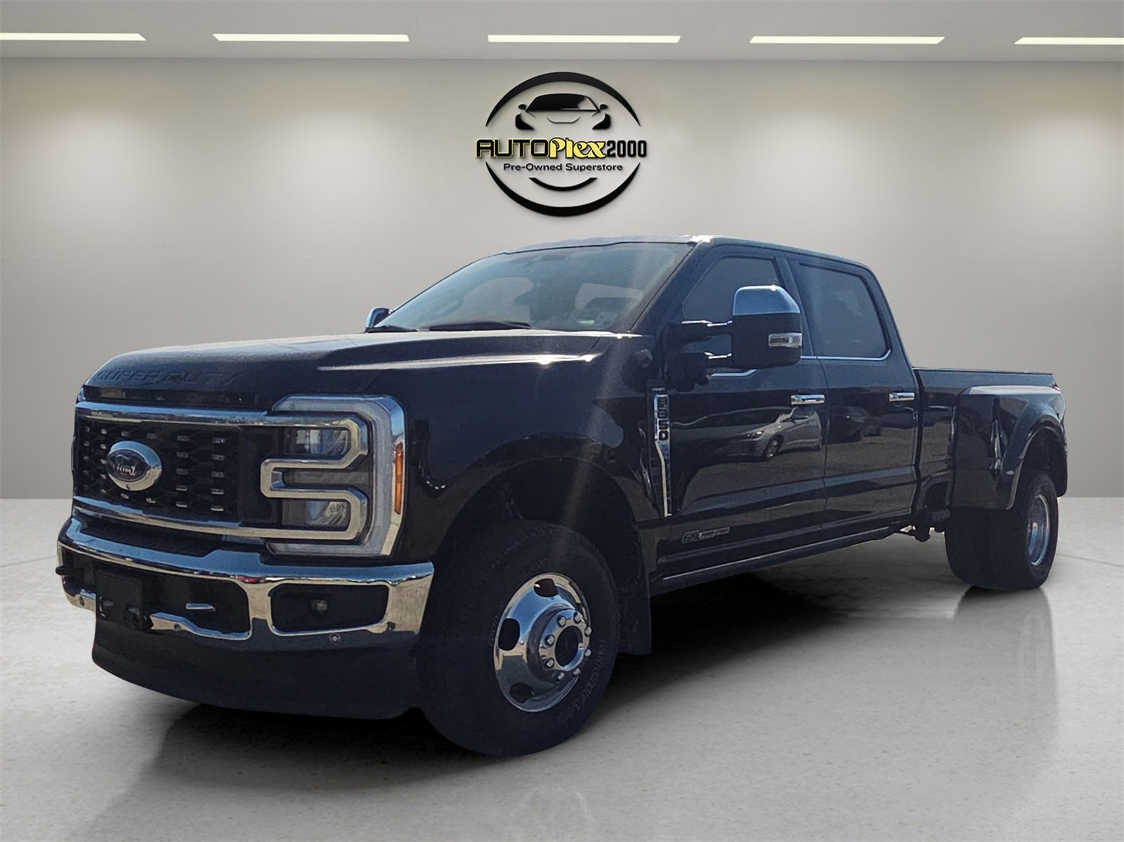 2023 Ford F-350 photo 3