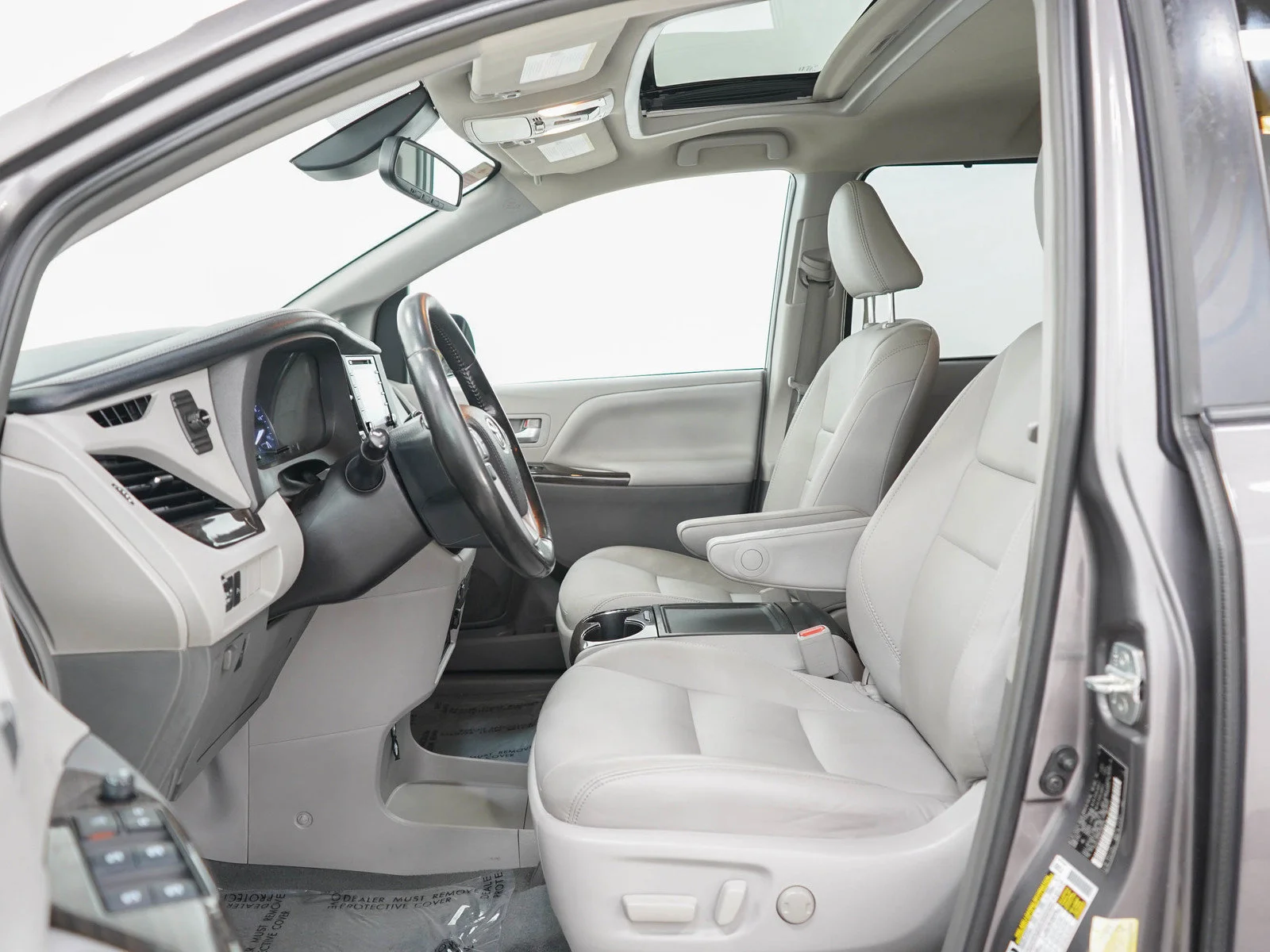 Used 2019 Gray Toyota XLE image 23