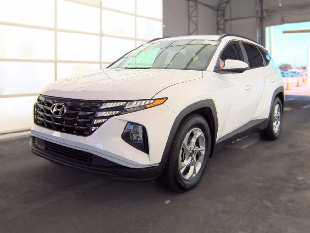 Used 2024 White Hyundai SEL image 3