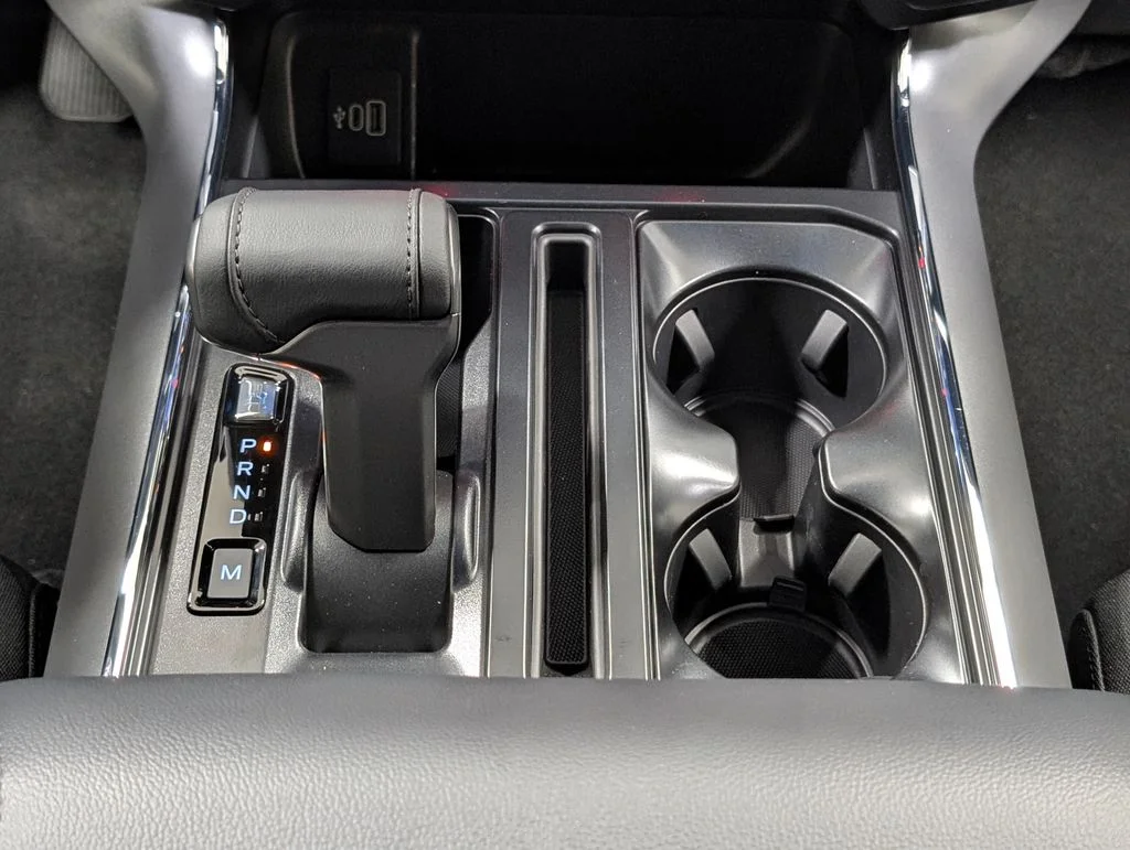 New 2026 Agate Black Metallic Ford XLT image 10