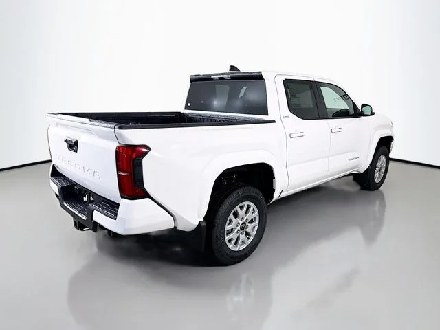 New 2026 White Toyota SR5 image 7