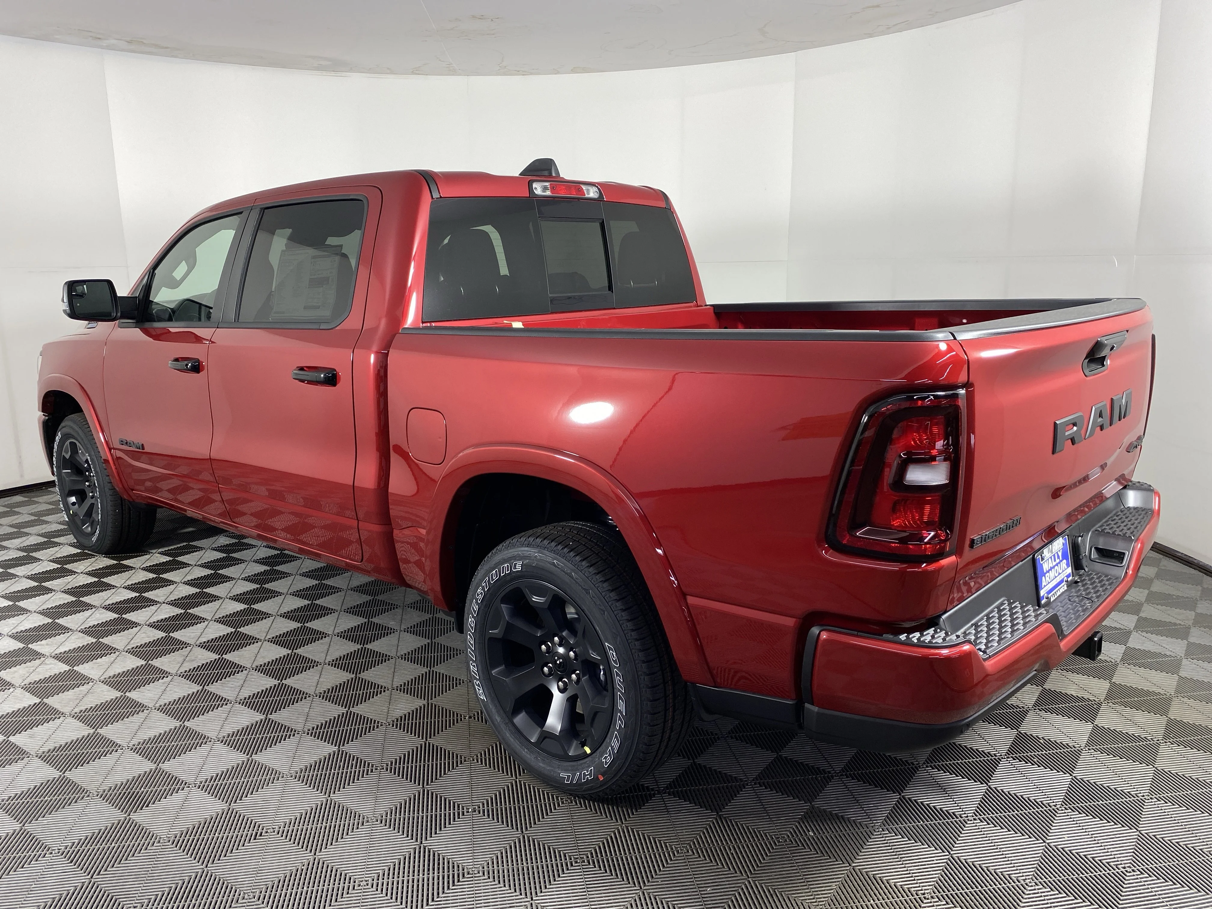 New 2026 Molten Red Pearl-Coat Exterior Paint RAM Big Horn/Lone Star image 9