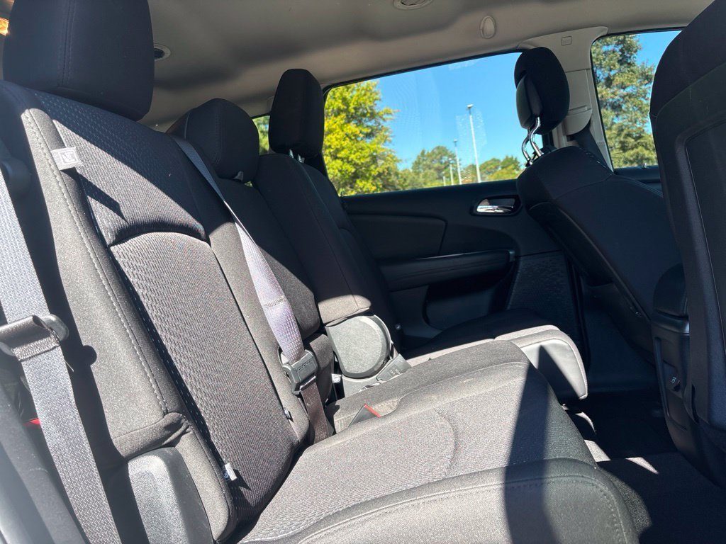 Used 2017 White Dodge SXT image 36