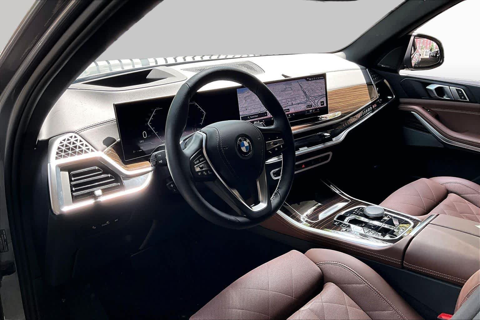 Used 2026 Skyscraper Grey Metallic BMW sDrive40i image 17