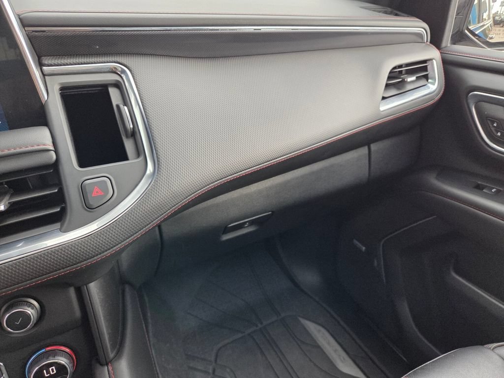 2024 Chevrolet Suburban RST - Photo 30