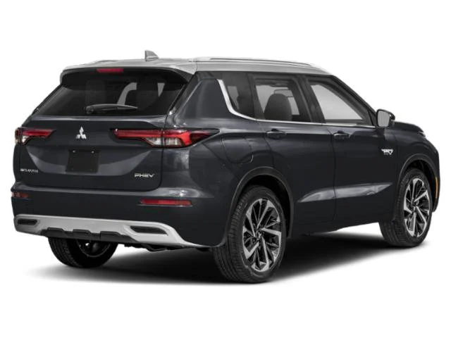 Used 2025  Mitsubishi  image 2
