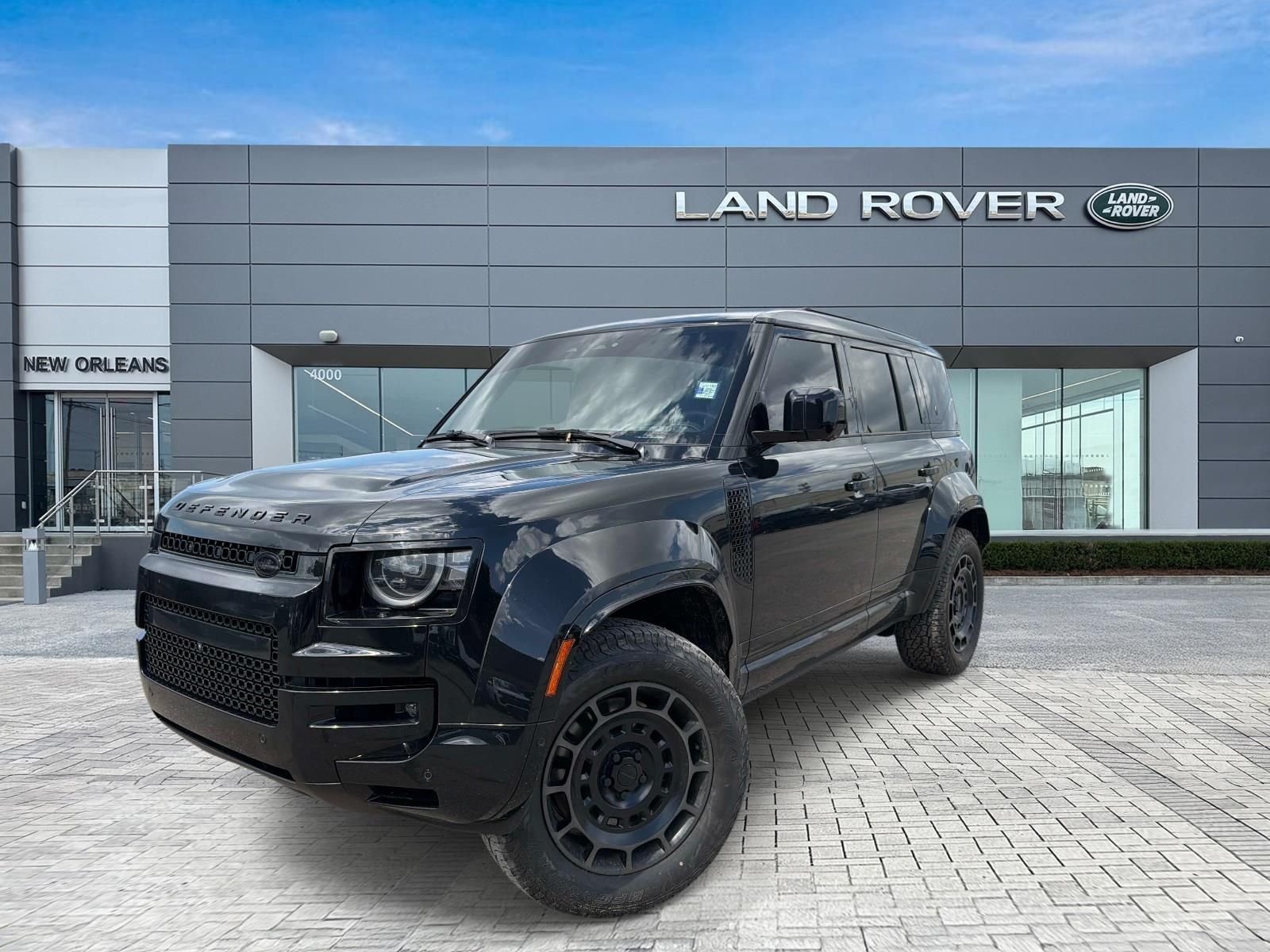 Used 2026 Black Land Rover OCTA Black image 1
