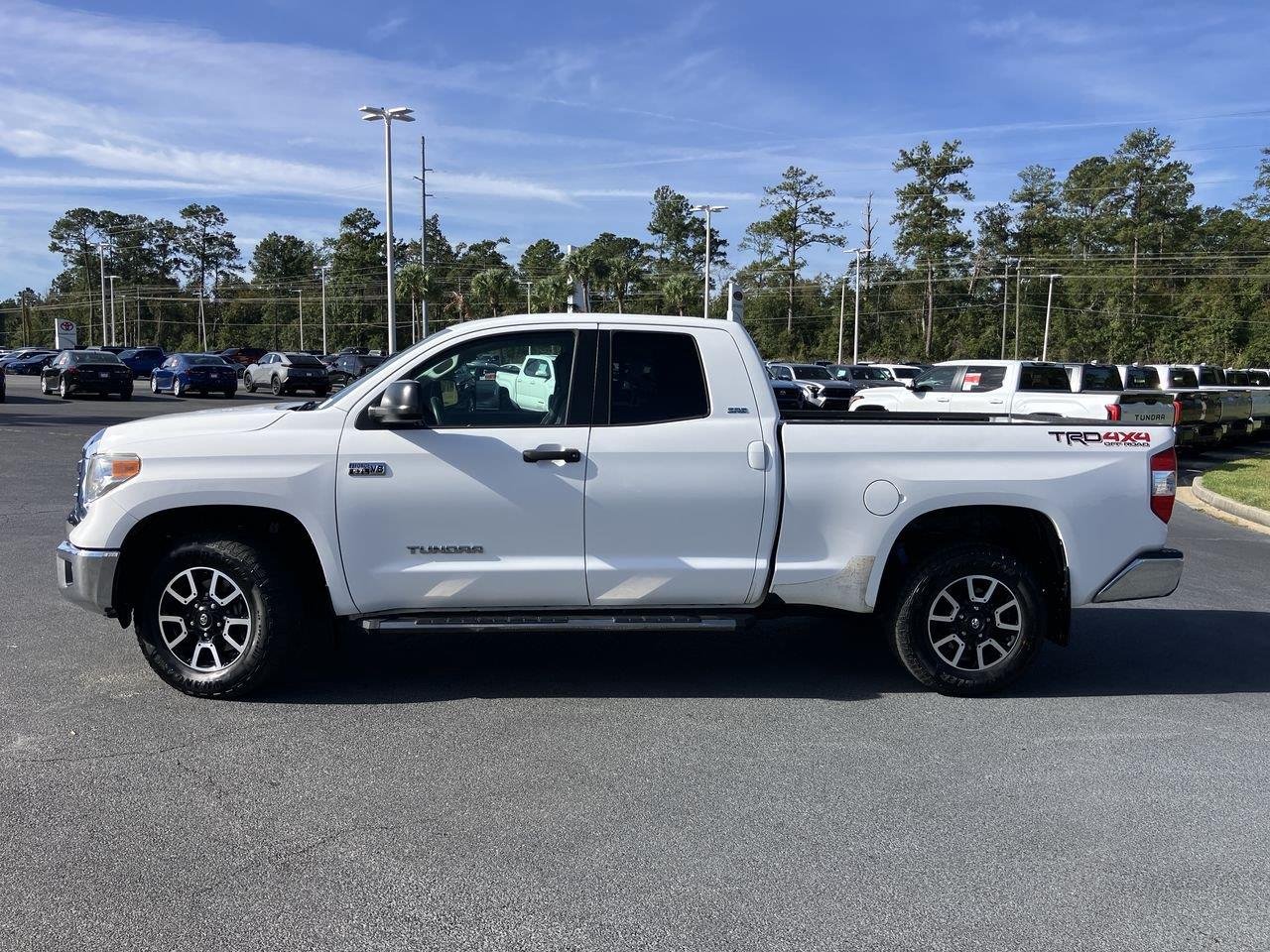Used 2017 White (Super White) Toyota SR5 Double Cab 6.5 FT. image 2