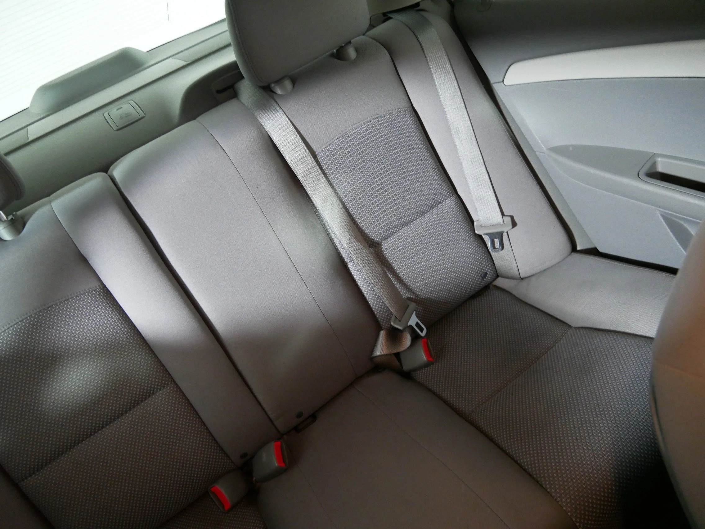 Used 2011 Summit White Chevrolet LS w/1LS image 14