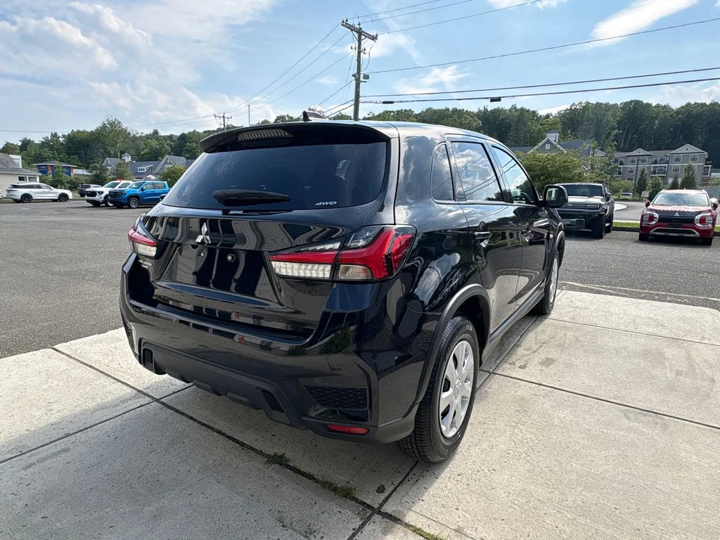 New 2026 Black Mitsubishi  image 8